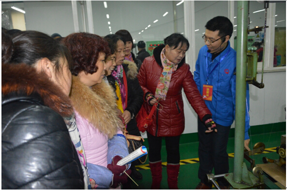 市民代表参观雷速在线注册-雷速（中国）集团制线车间