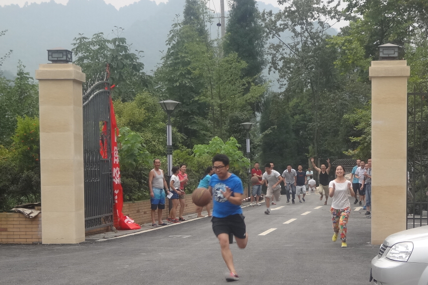 雷速在线注册-雷速（中国）集团营销中心运球接力跑比赛