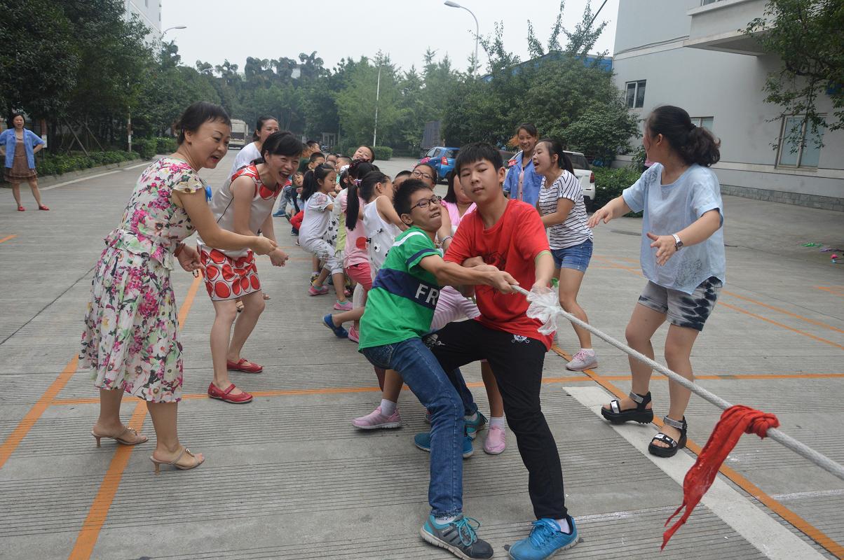 2015年雷速在线注册-雷速（中国）暑假班趣味运动会之拔河比赛