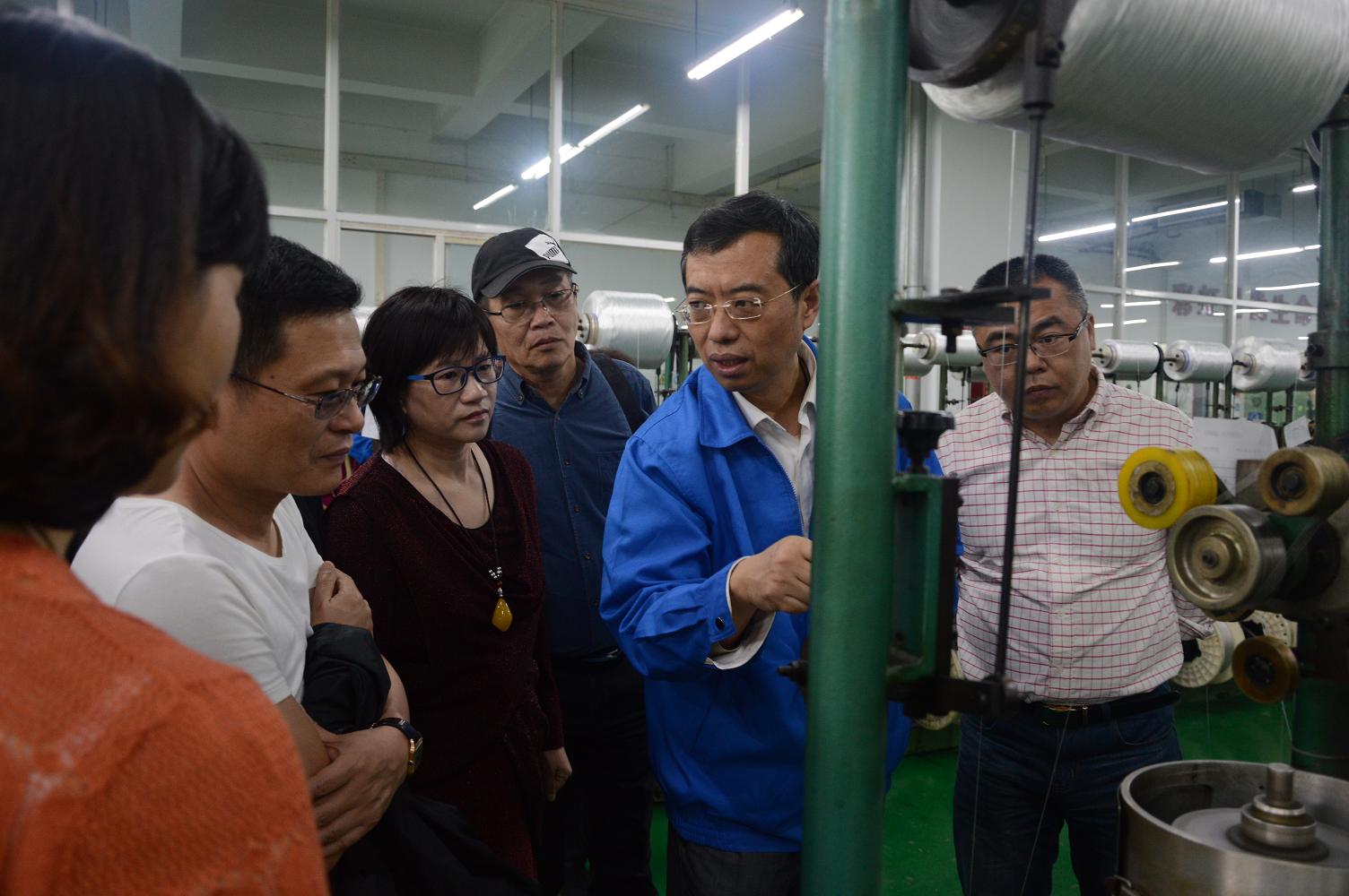 西南财经大学宁波企业家总裁班到成都雷速在线注册-雷速（中国）集团参观