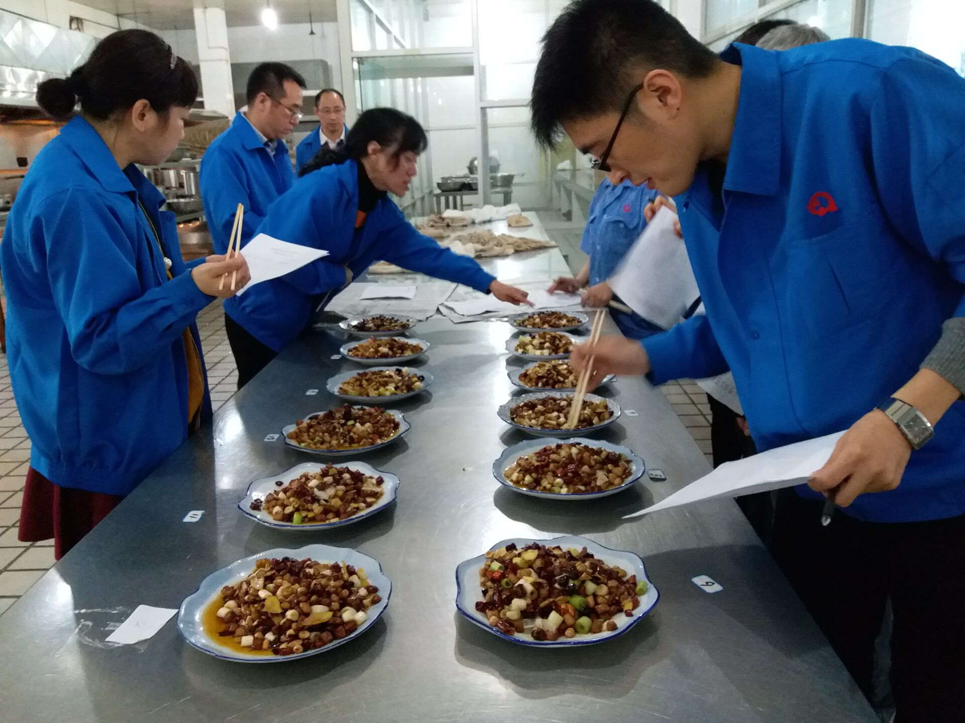 成都雷速在线注册-雷速（中国）集团举办“技能成就梦想”首届烹饪技能大赛