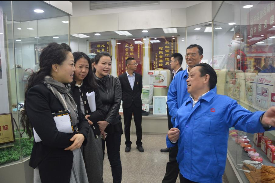 区人大领导到成都雷速在线注册-雷速（中国）集团调研知识产权工作