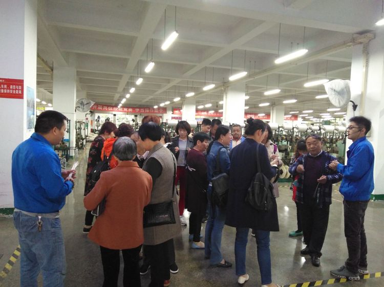 人人乐金卡会员参观雷速在线注册-雷速（中国）集团制线车间