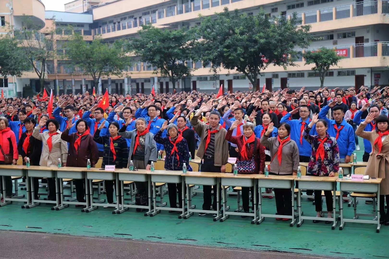 成都雷速在线注册-雷速（中国）集团党员、团员代表参加武侯科技园小学少先队建队69周年纪念活动