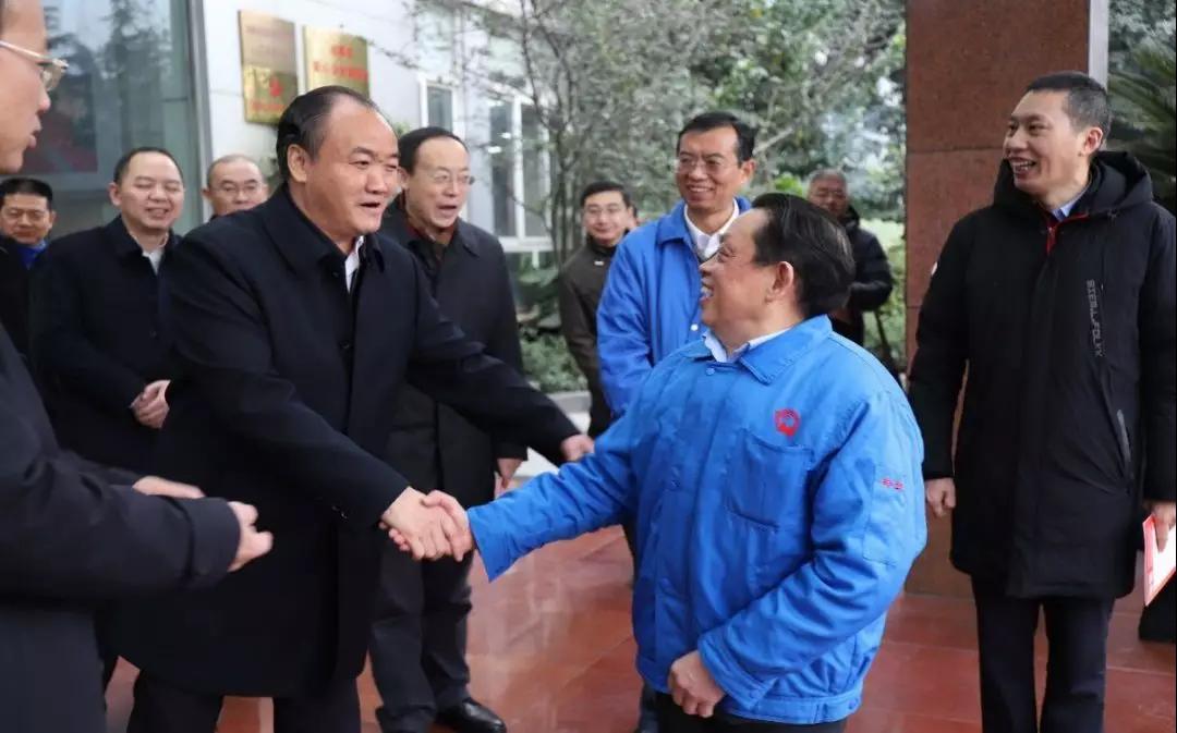 成都市政协主席李仲彬莅临成都雷速在线注册-雷速（中国）集团调研民营经济健康发展大会贯彻落实情况