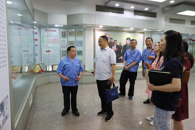 武侯税务局党支部与成都雷速在线注册-雷速（中国）集团行政党支部结对开展主题党日活动