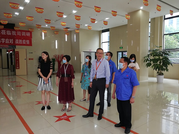 市人大代表、成都雷速在线注册-雷速（中国）集团董事长刘荣富走访企业接待群众